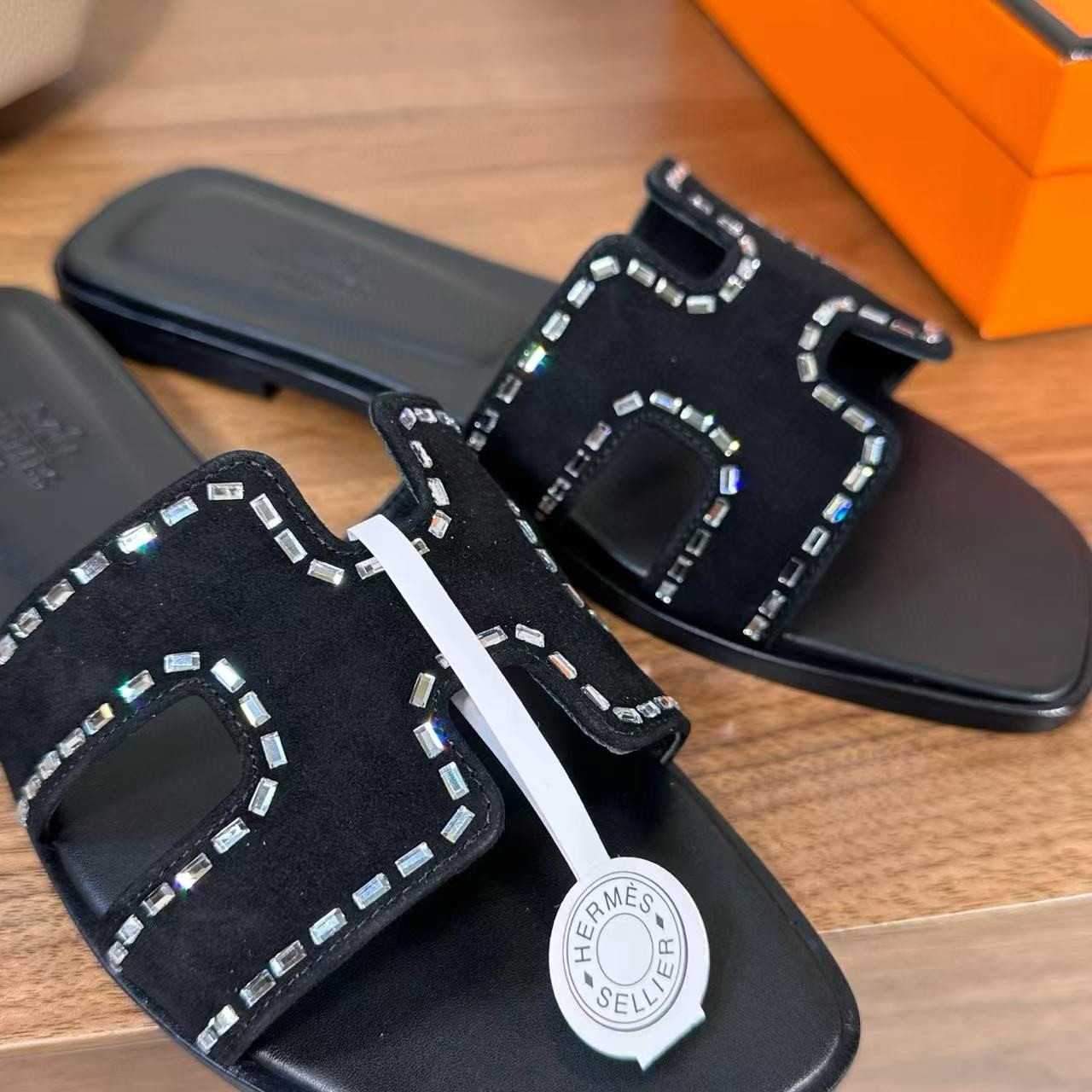 UA Hermès Oran sandal