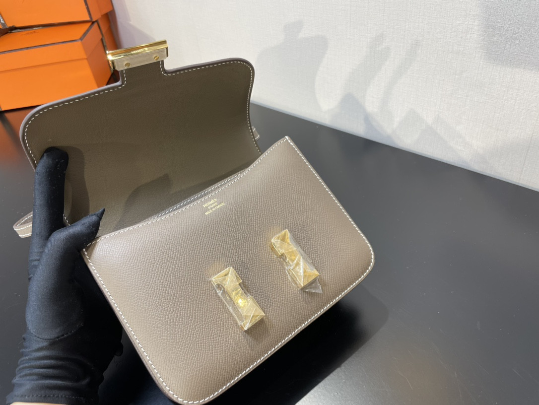 Hermès Constance 19 Epsom Gold Hardware 7.25" x 6.25" x 2.25"