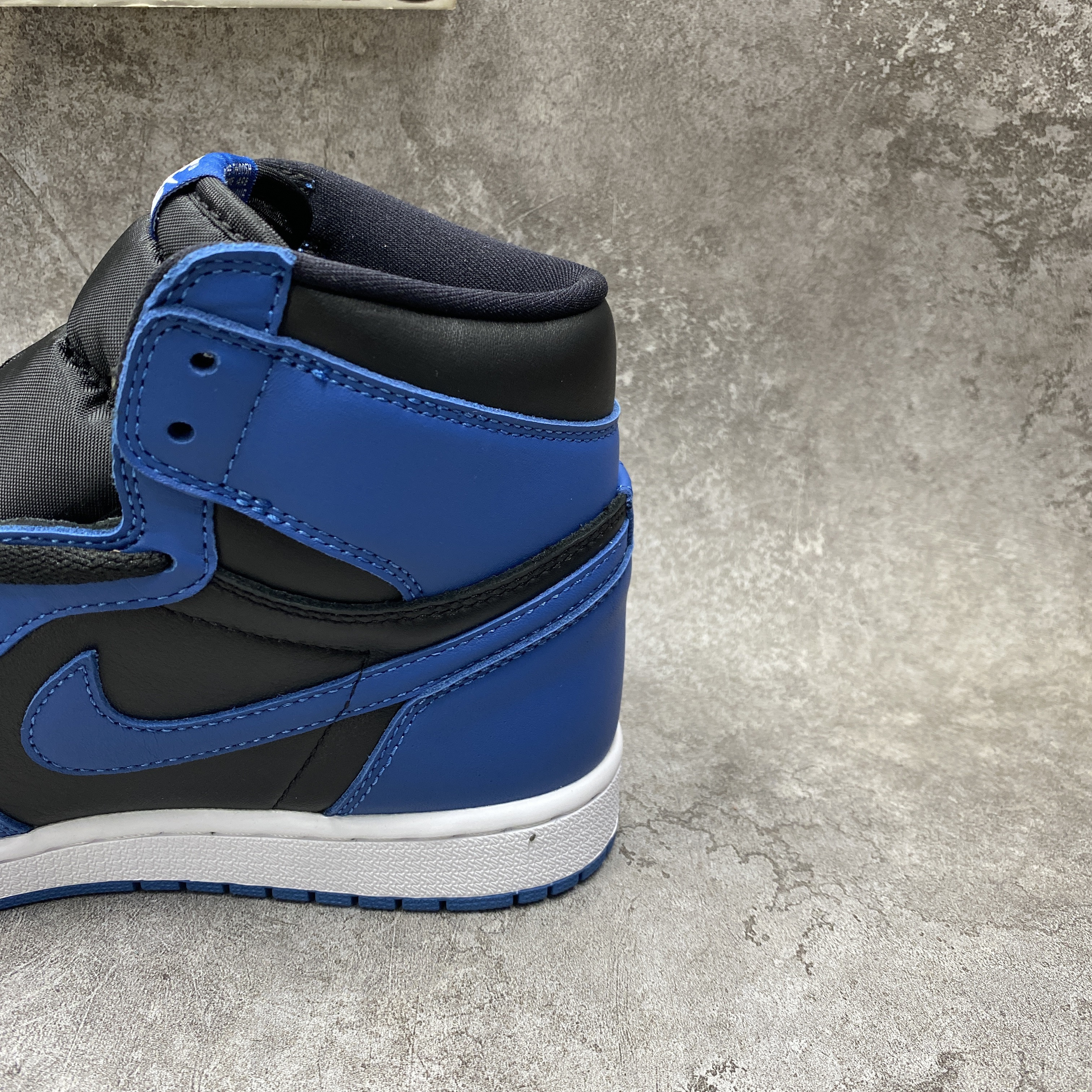 Air Jordan 1 Retro High OG Dark Marina Blue