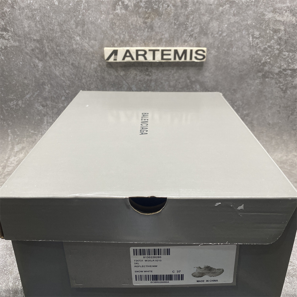 Balenciga 3XL Snow White