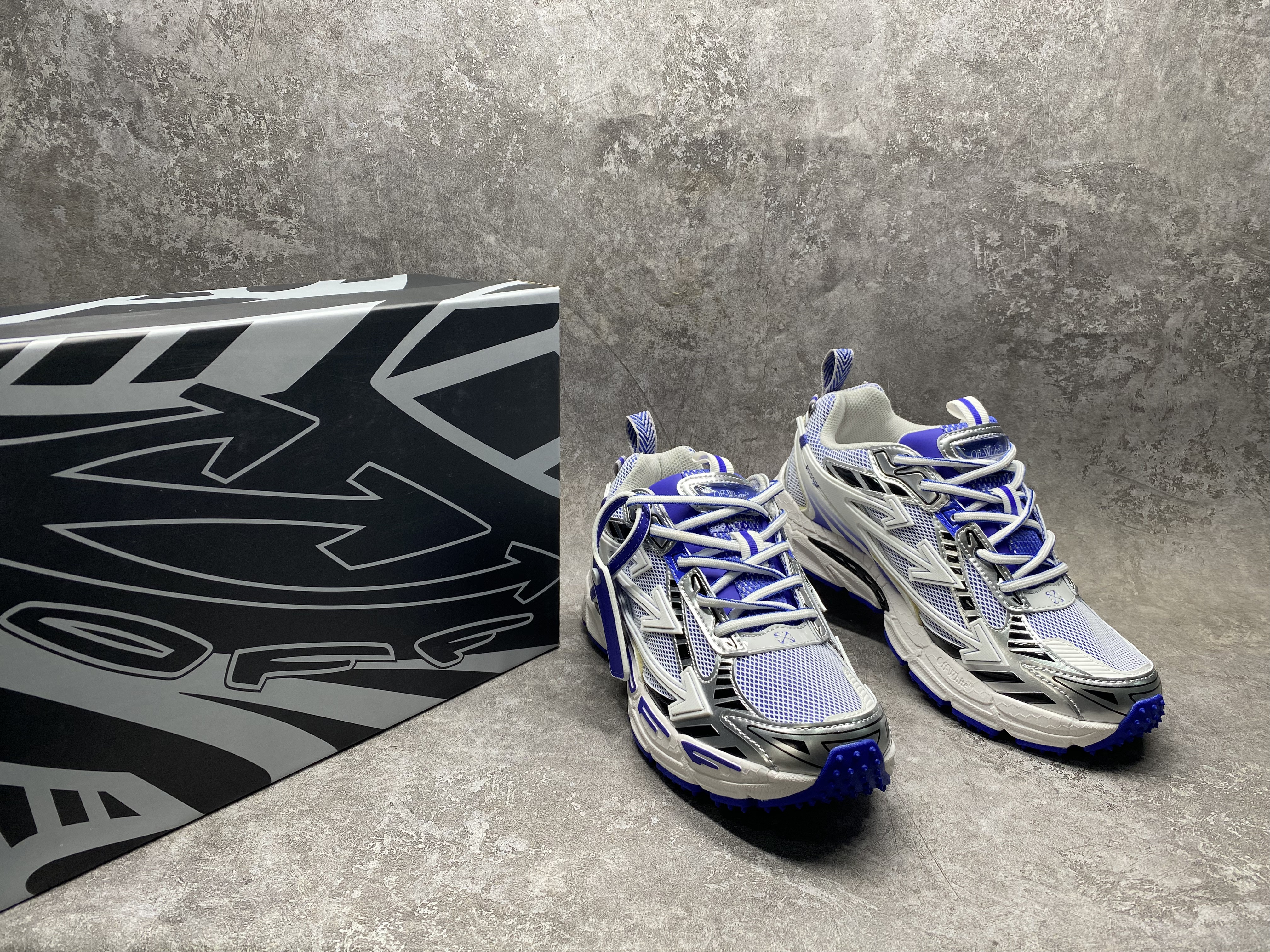 UA Off-White "BE RIGHT BACK"