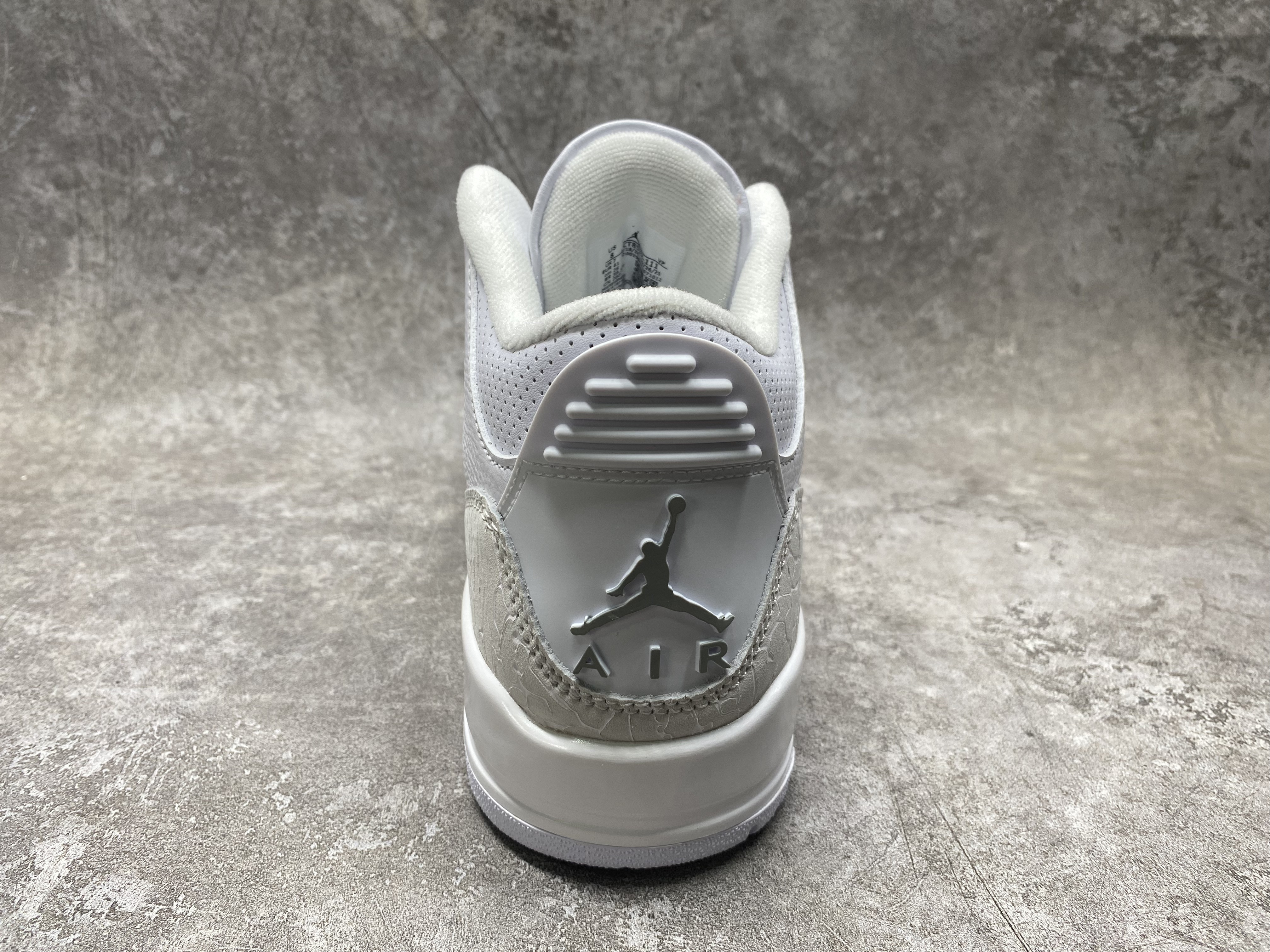 UA Air Jordan 3 Retro