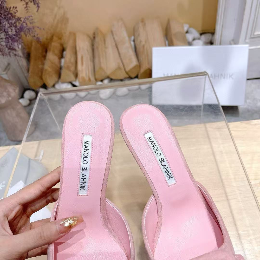 UA Manolo Blahnik Mules 7.5cm