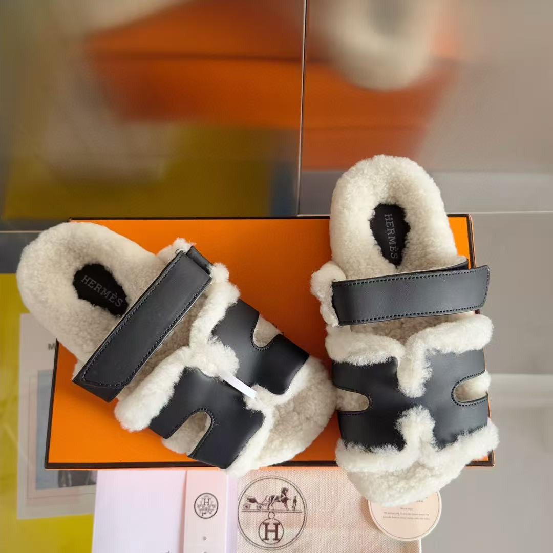 UA Hermès Chypre sandal