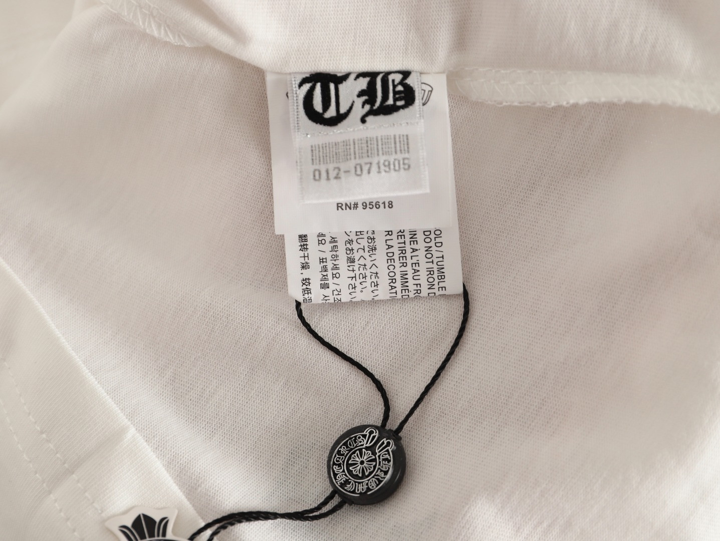 Ch**me He**ts 25fw long-sleeved t-shirt