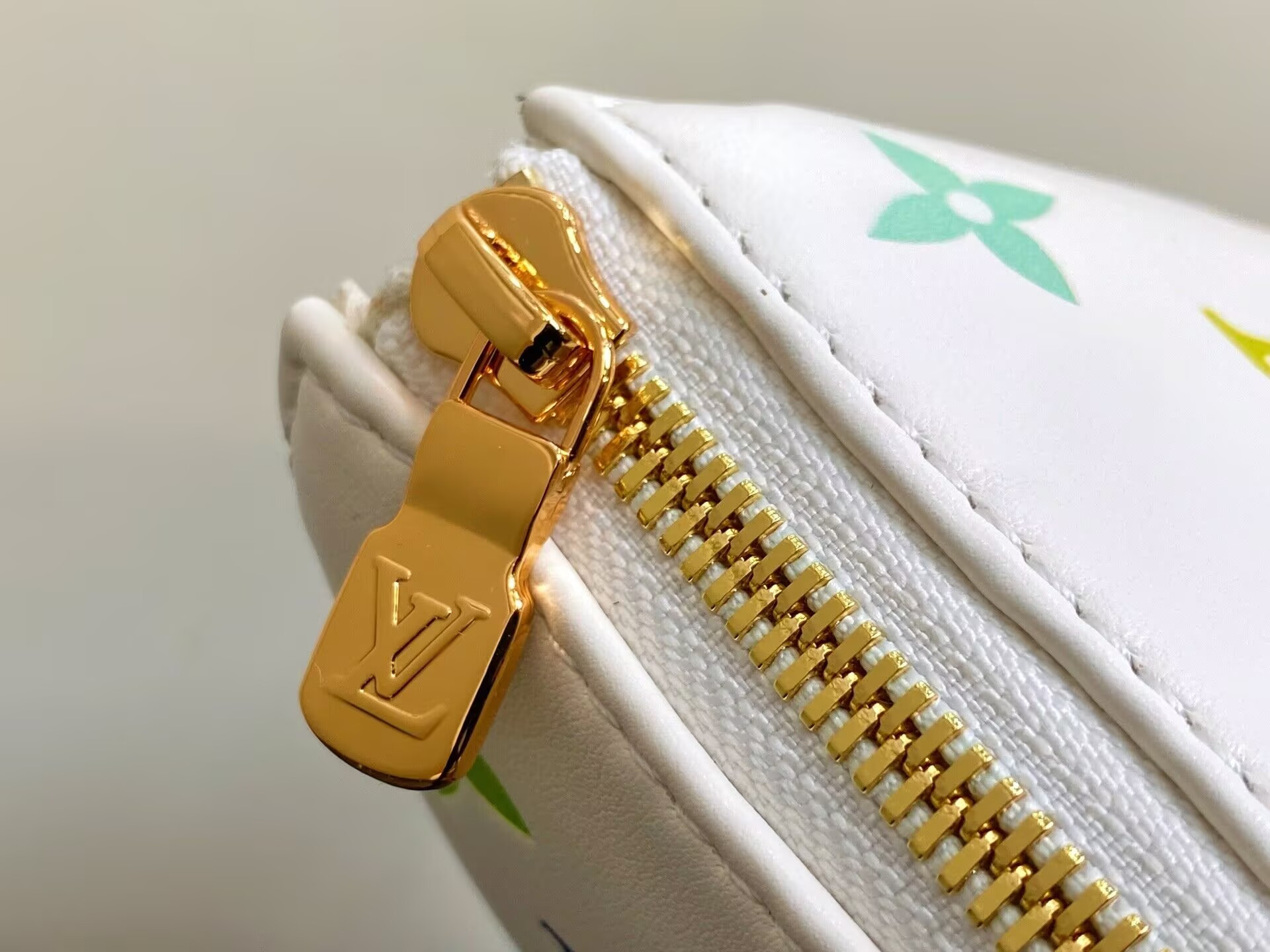 LV x TM Coussin PM M13233 26x20x12cm