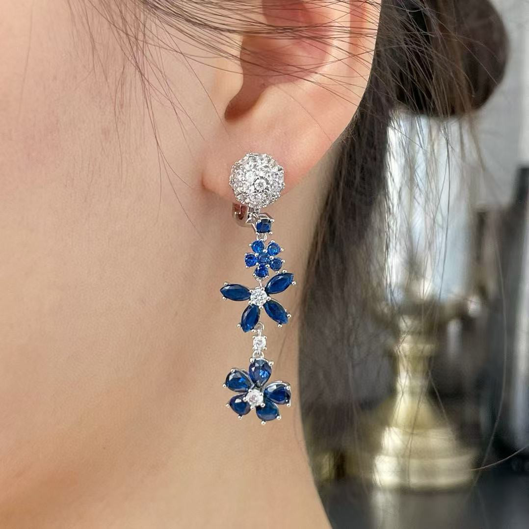 V*N CL*F & arpels colored floral earrings