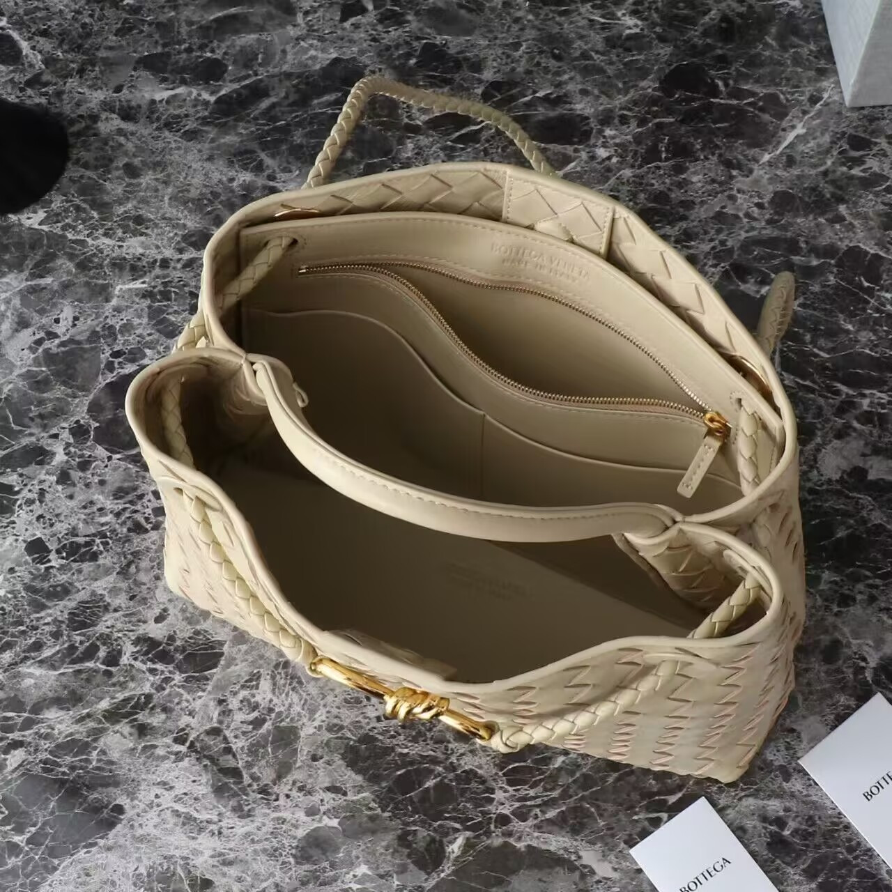 bo*te*ga Ve*ne*ta medium andiamo 32x25x11cm