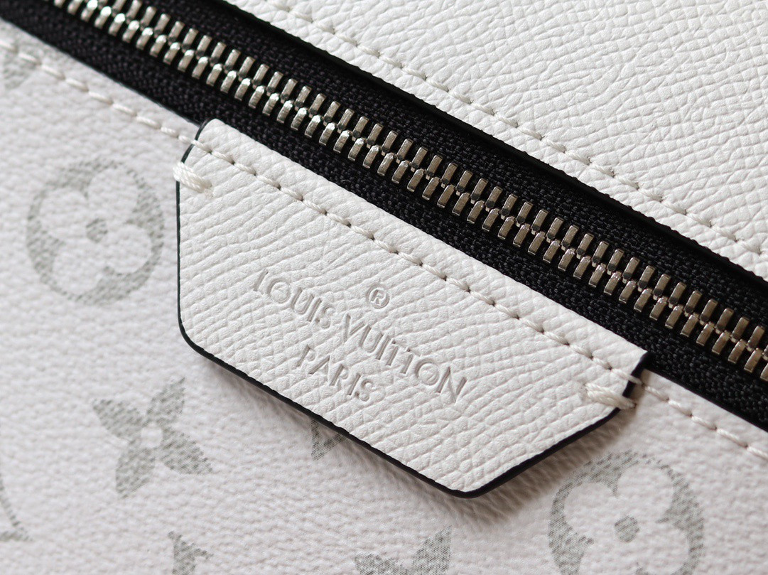 LV Discovery Backpack M31061 29×38×20cm