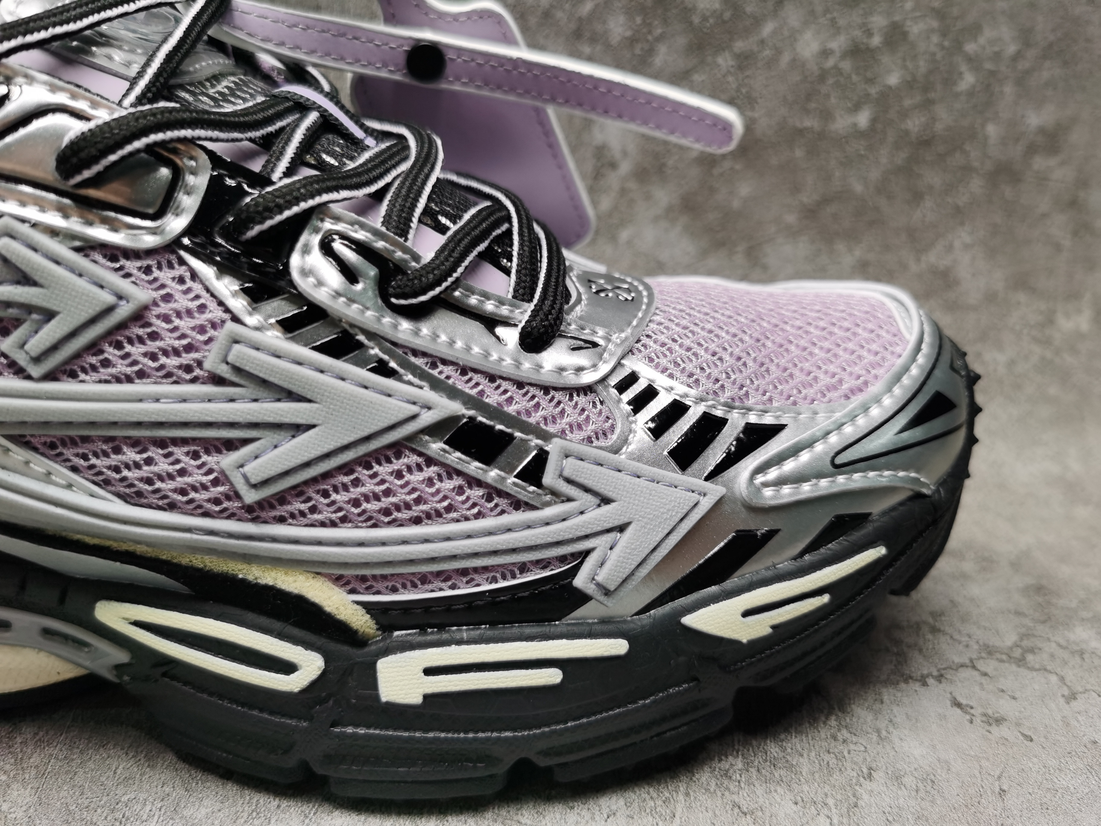 UA Off-White "BE RIGHT BACK"