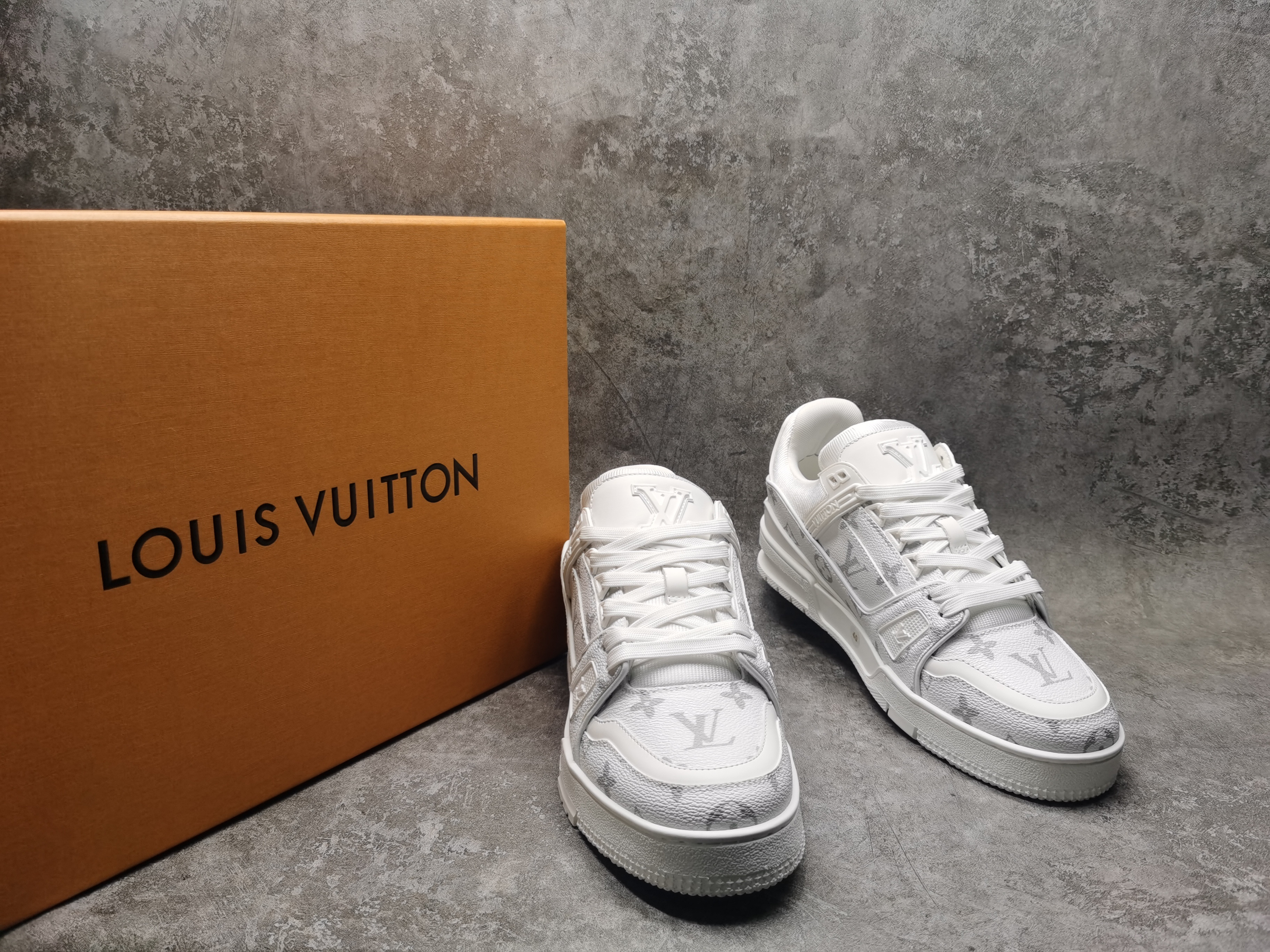 UA LV Trainer Sneaker