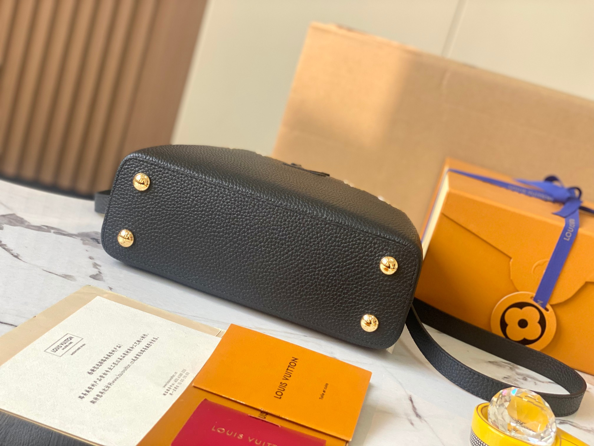 lv capucines  M23331  27-18-9cm