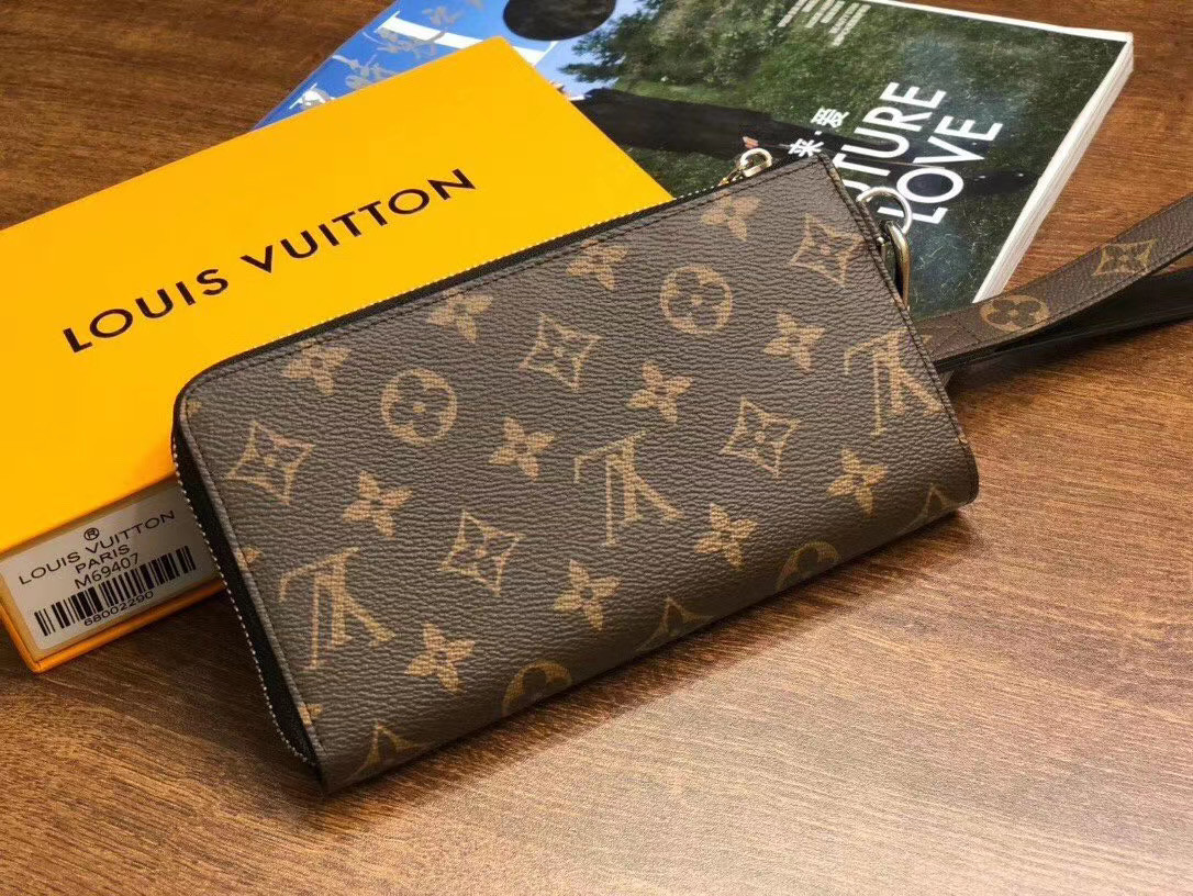 LV ZIPPY DRAGONNE WALLET M69407