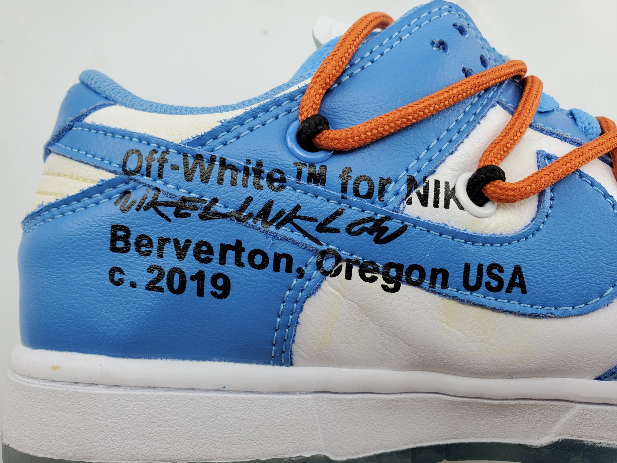 Nike Dunk Low Off-White Futura