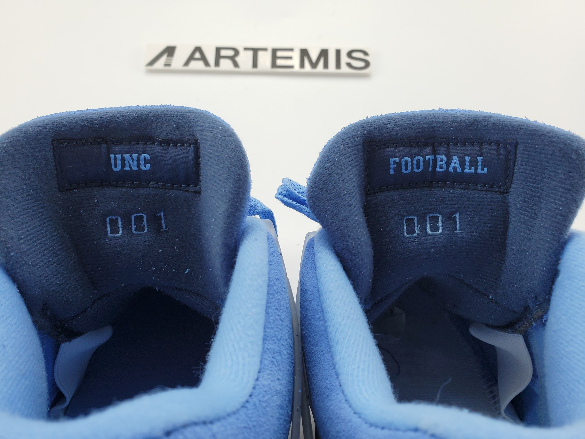 Air Jordan 4 Retro UNC 2019 PE Sky Blue