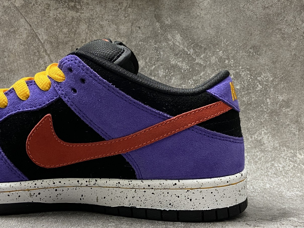 Nike SB Dunk Low “ACG Terra”