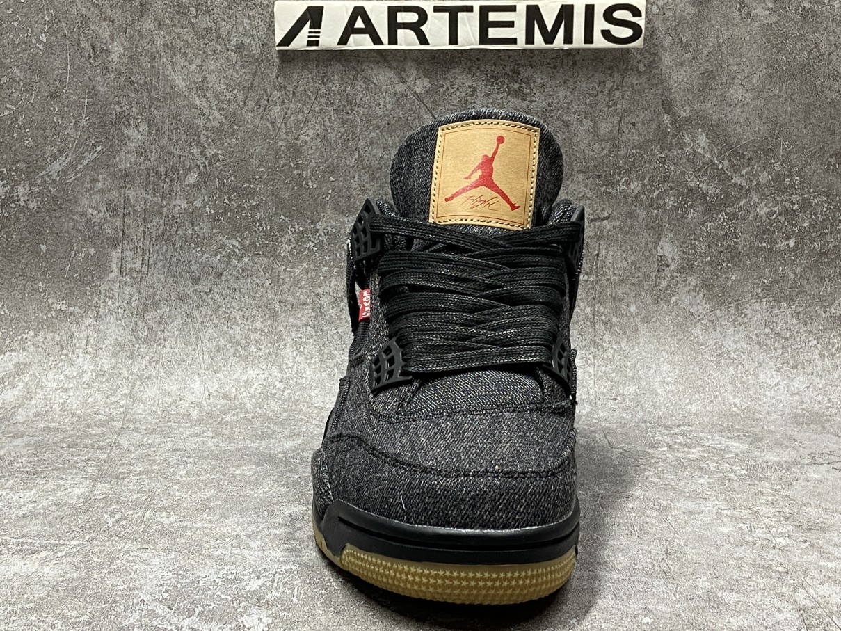 Air Jordan 4 Retro Levi
