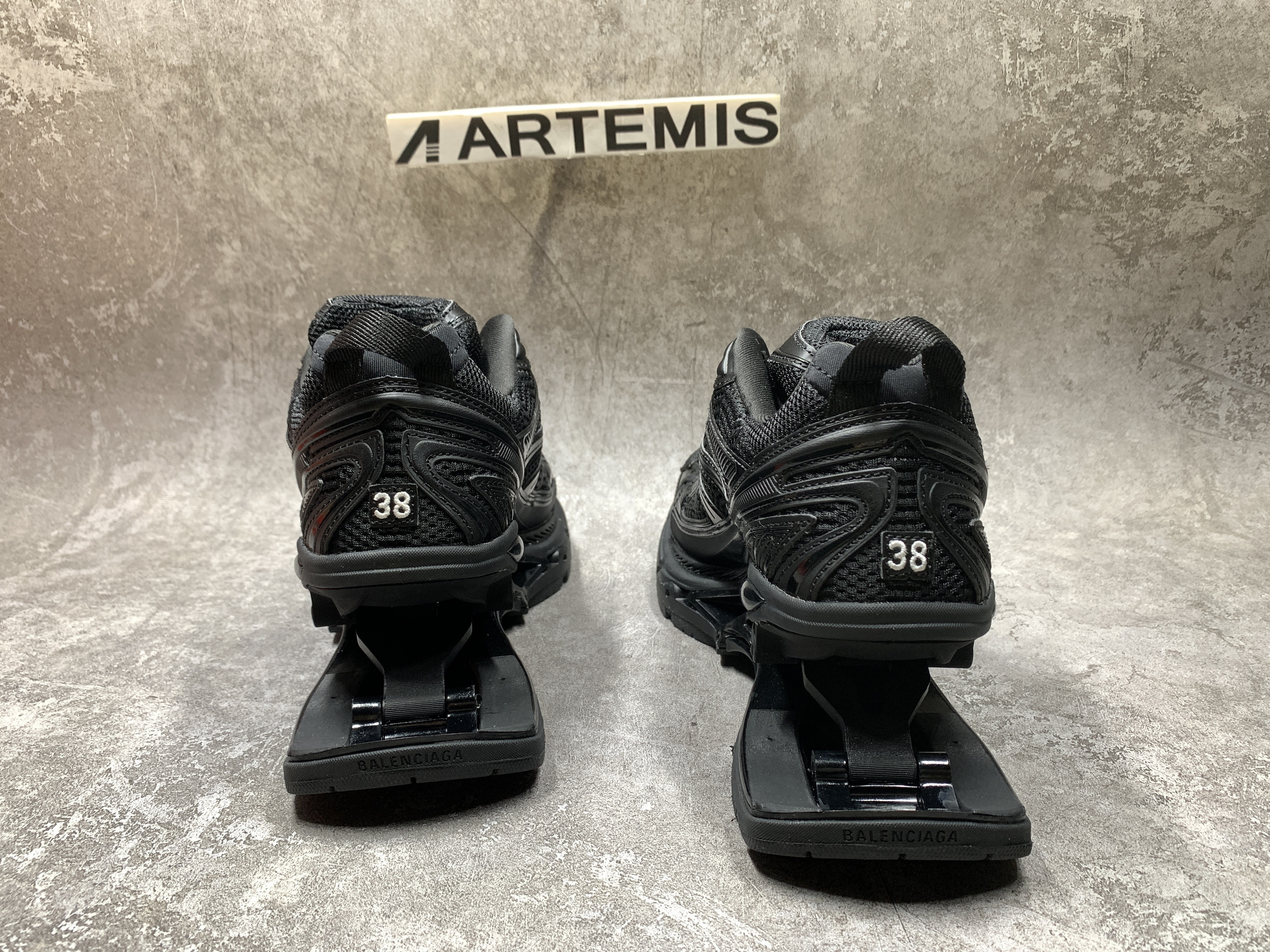 Balenciga X-Pander Black