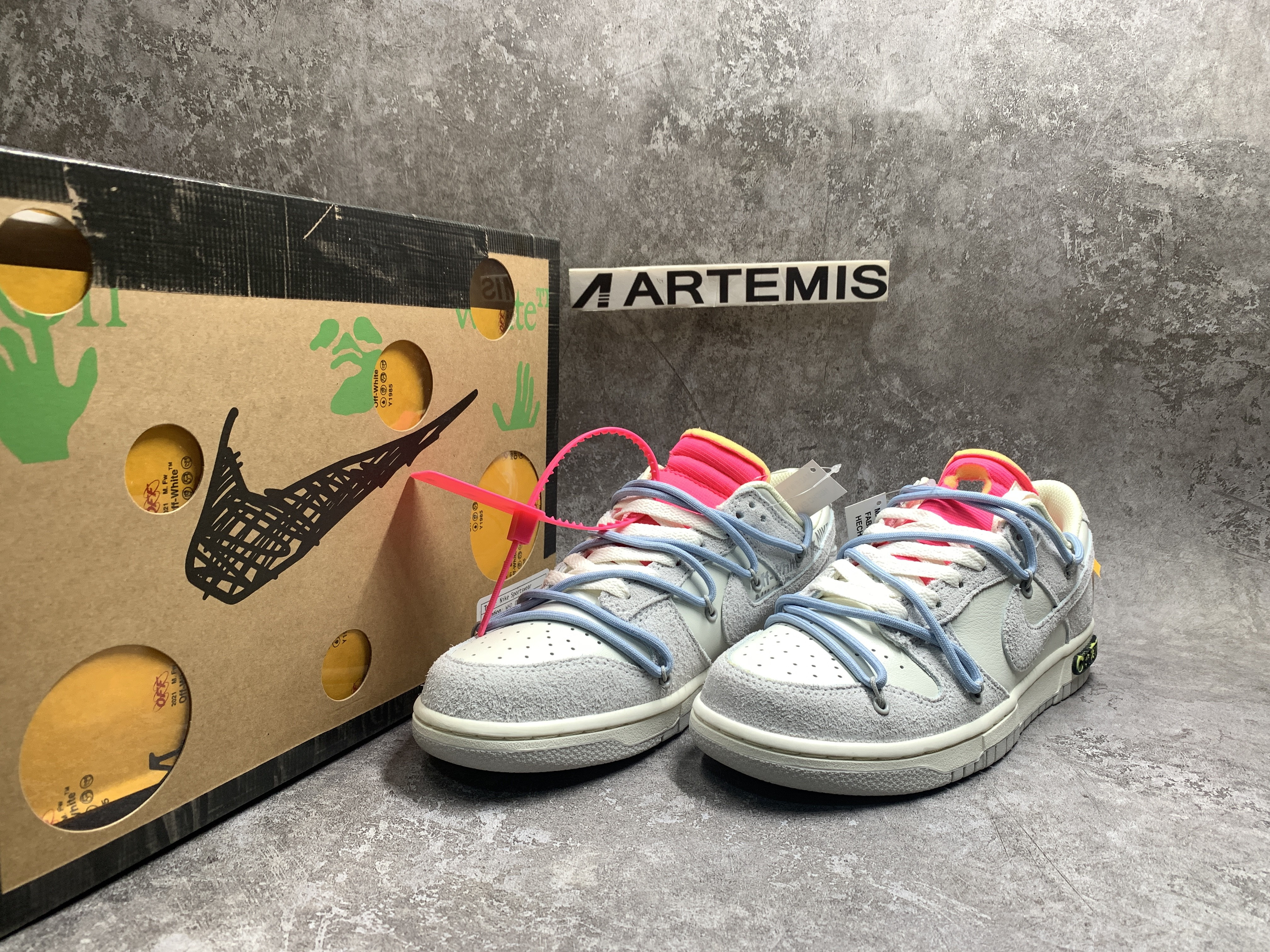 Off-White x Dunk Low Lot 38 of 50