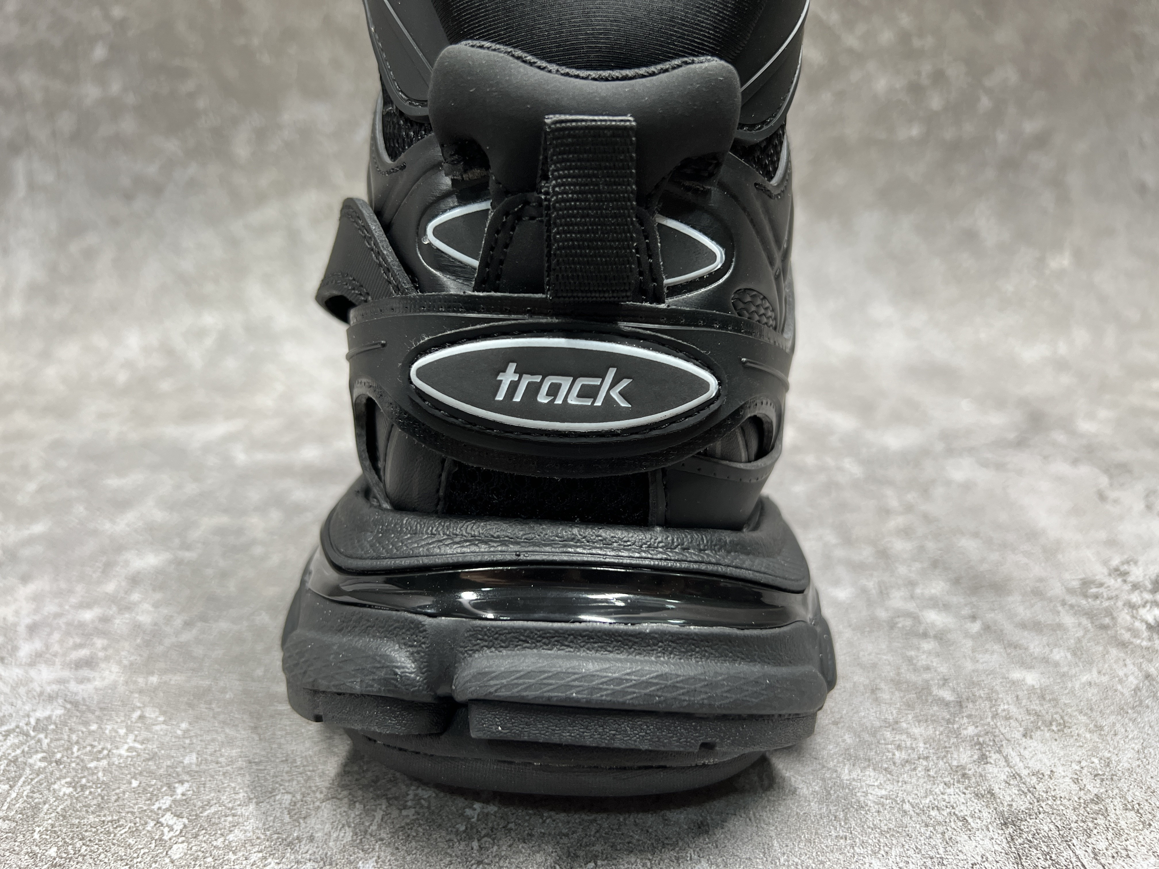 Balenciga Track Hike Black