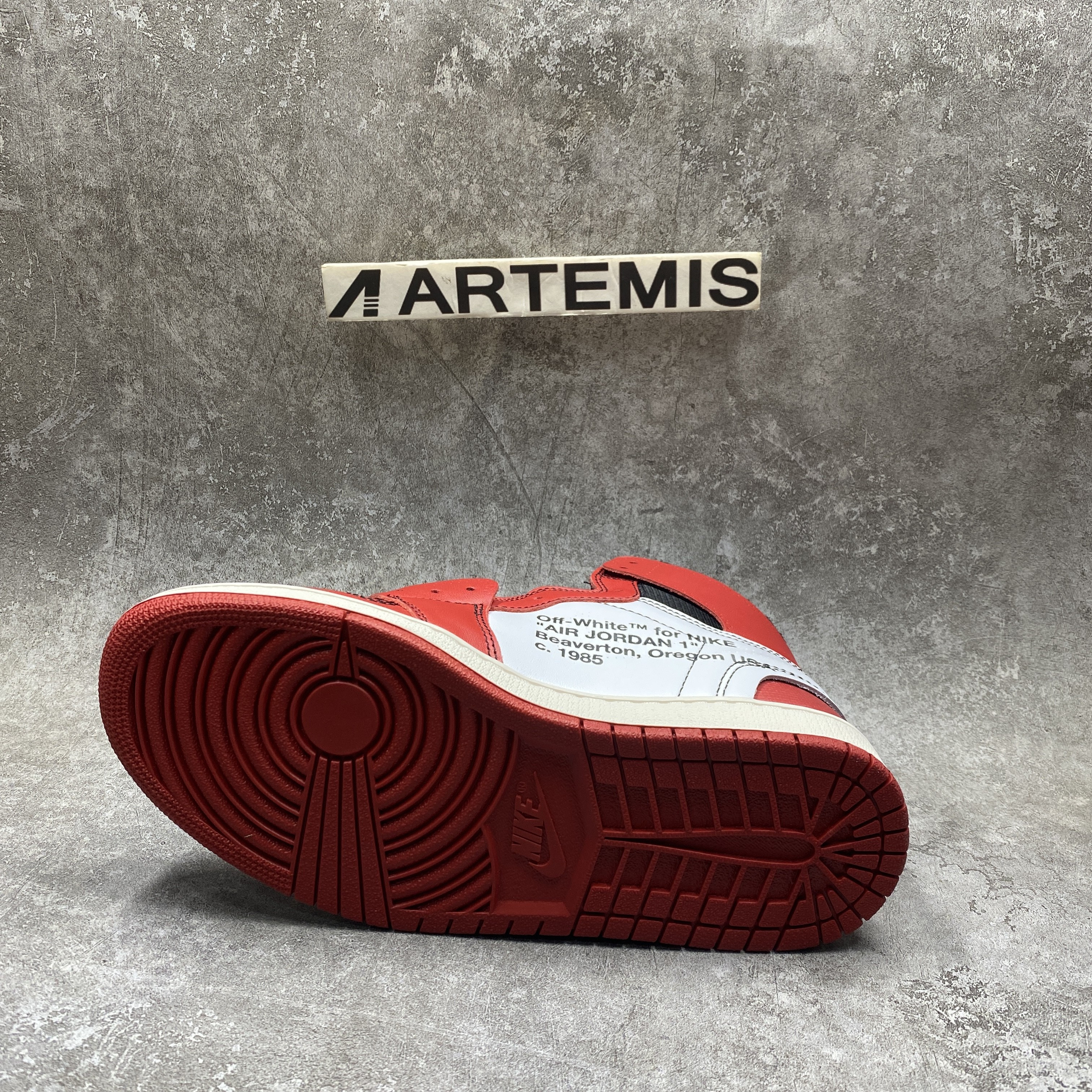 Air Jordan 1 Retro High Off-White Chicago