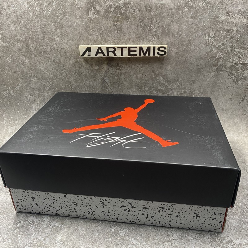 Air Jordan 4 Retro Michigan