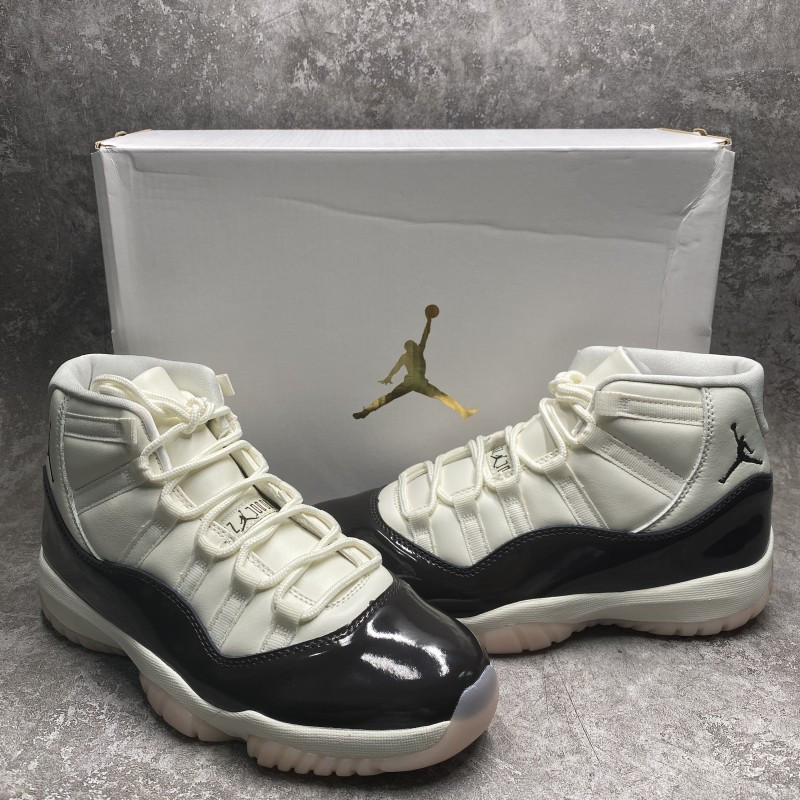 Air Jordan 11 Retro Neapolitan