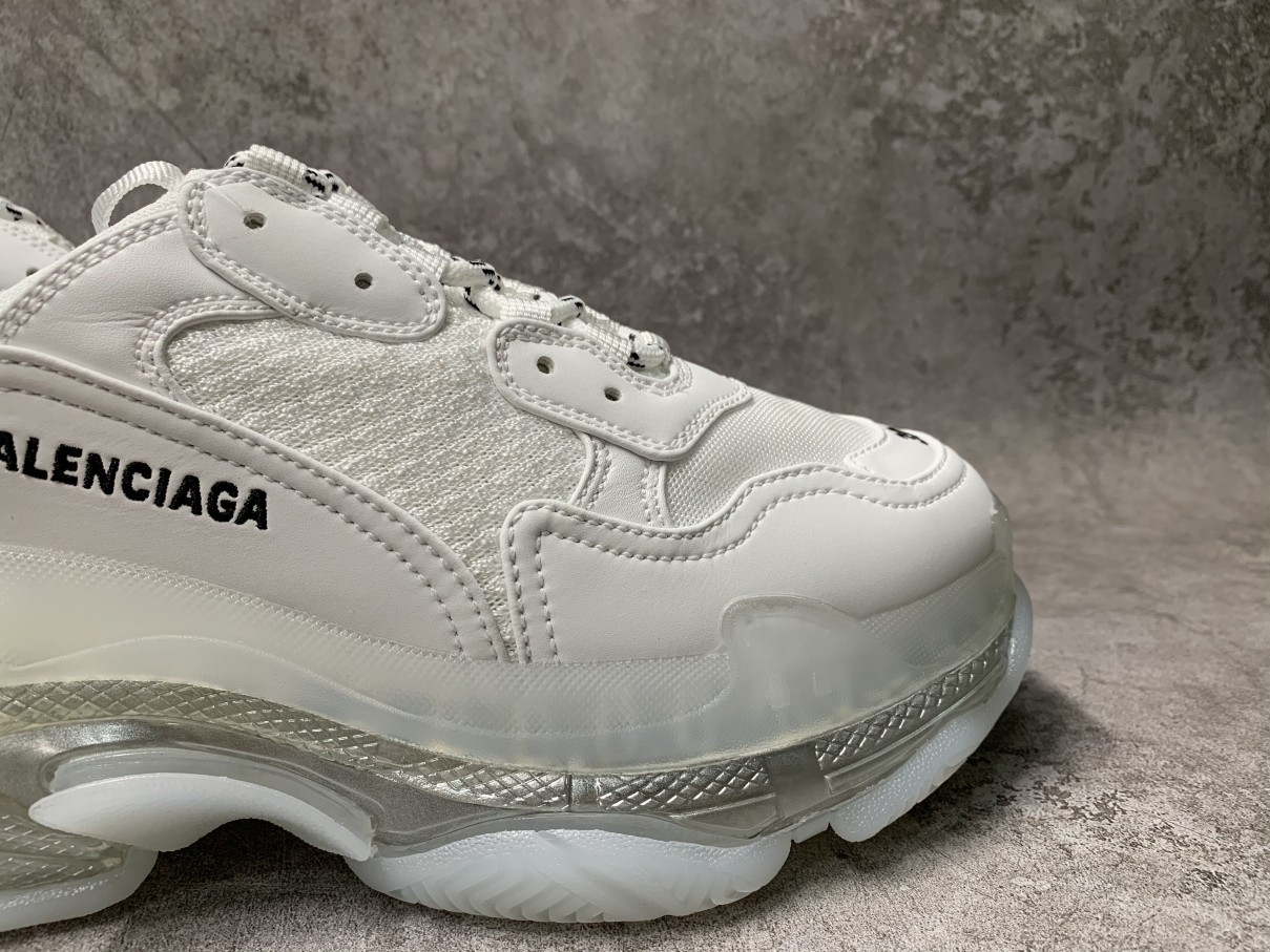 Balenciga Triple S Sneaker White Iridescent