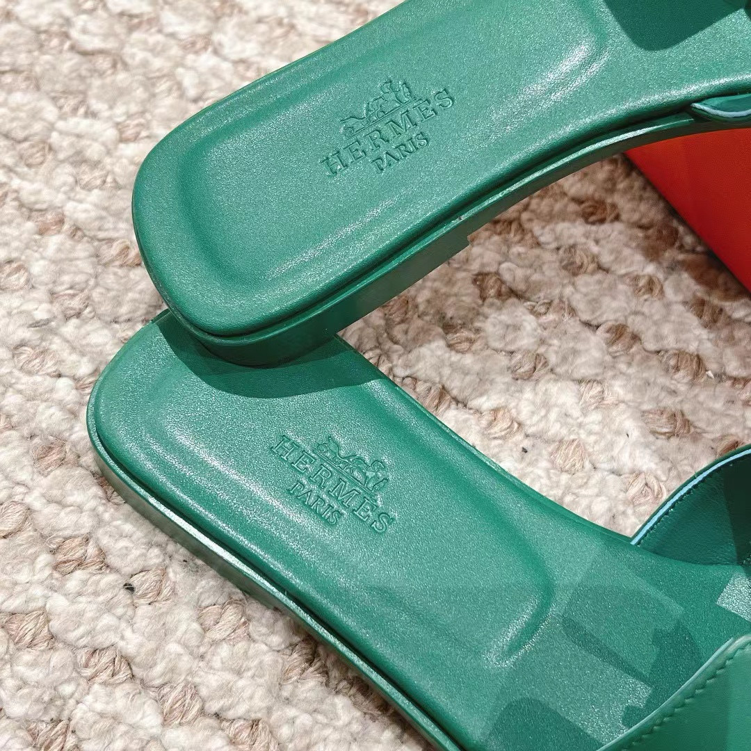 UA Hermès Oran sandal