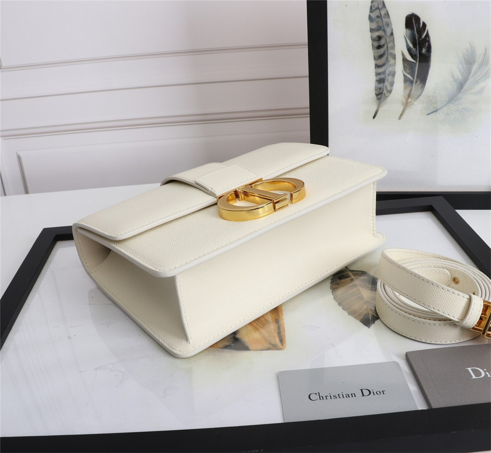 D*or 30 montaigne chain bag grained white