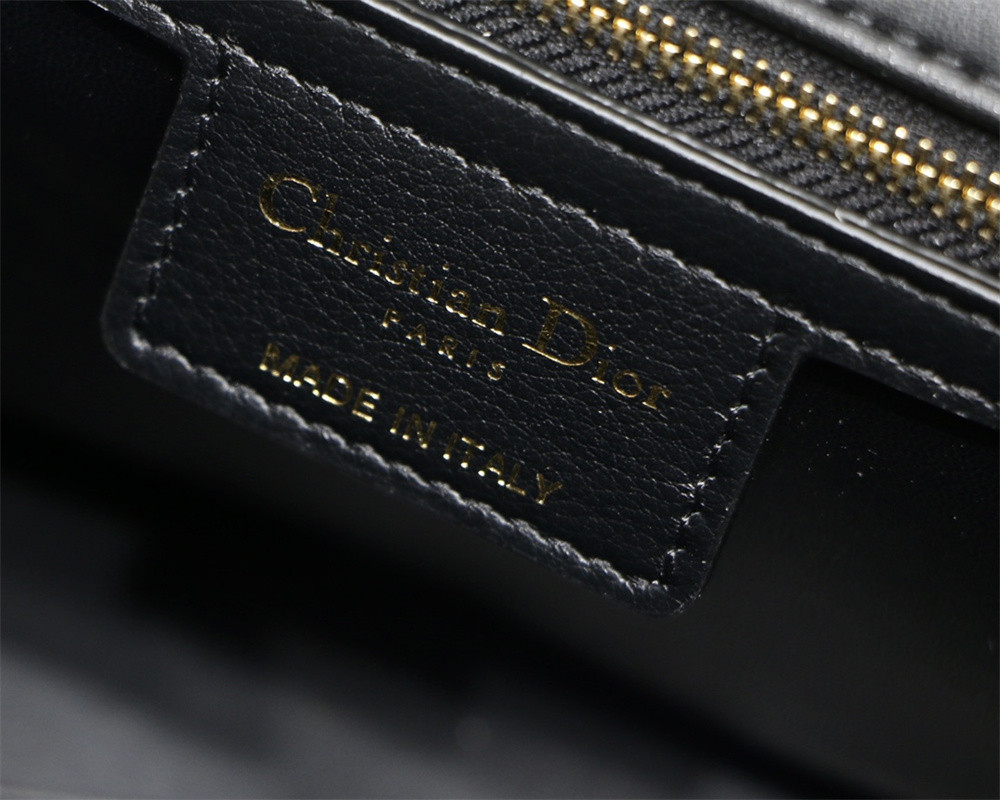 medium D*or caro bag amour black 25.5 x 15.5 x 8 cm