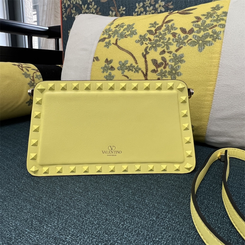 VALENTINO GARAVANI ROCKSTUD23 SMALL SMOOTH CALFSKIN SHOULDER BAG YELLOW