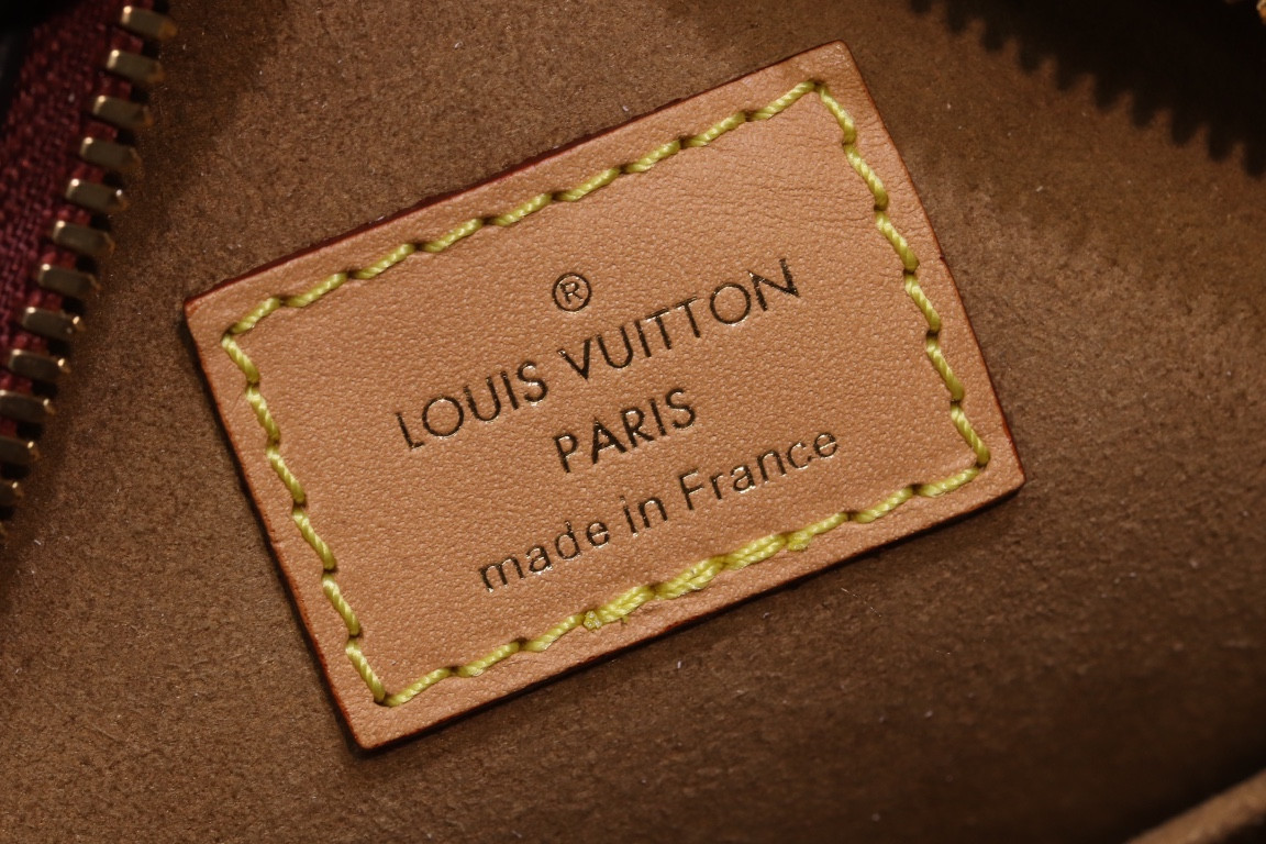 LV BOITE CHAPEAU SOUPLE M52294