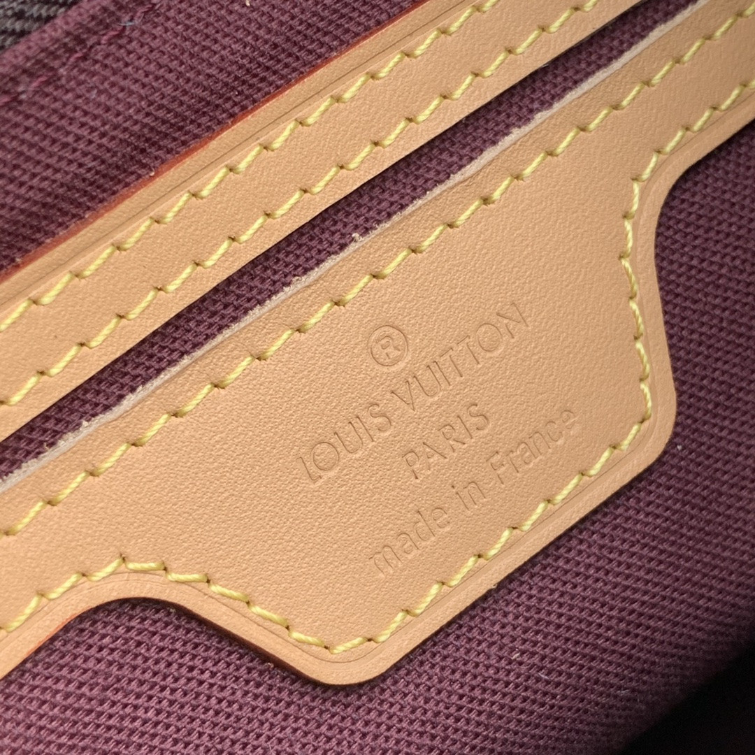 LV M45832 Boulogne 11.4 x 6.3 x 3.7 inches