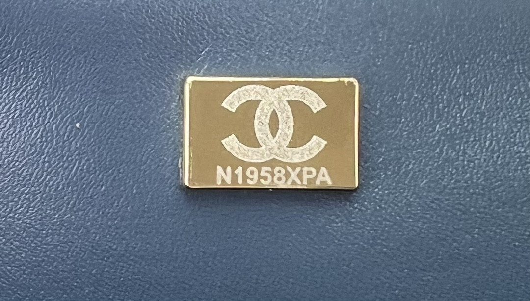 Ch*el classic 11.12 handbag tweed & gold-tone metal 6 × 9.9 × 2.5 in