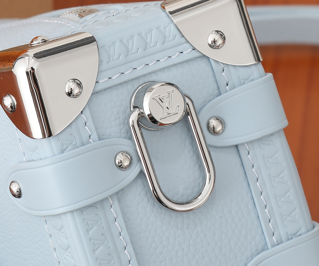 LV Side Trunk PM M25067 7.1 x 4.9 x 3.1 inches