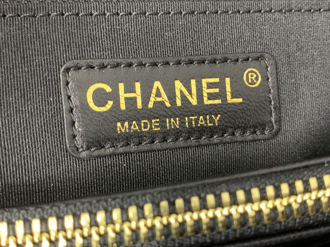 Ch*el gst lambskin leather hardware 24x33x13cm