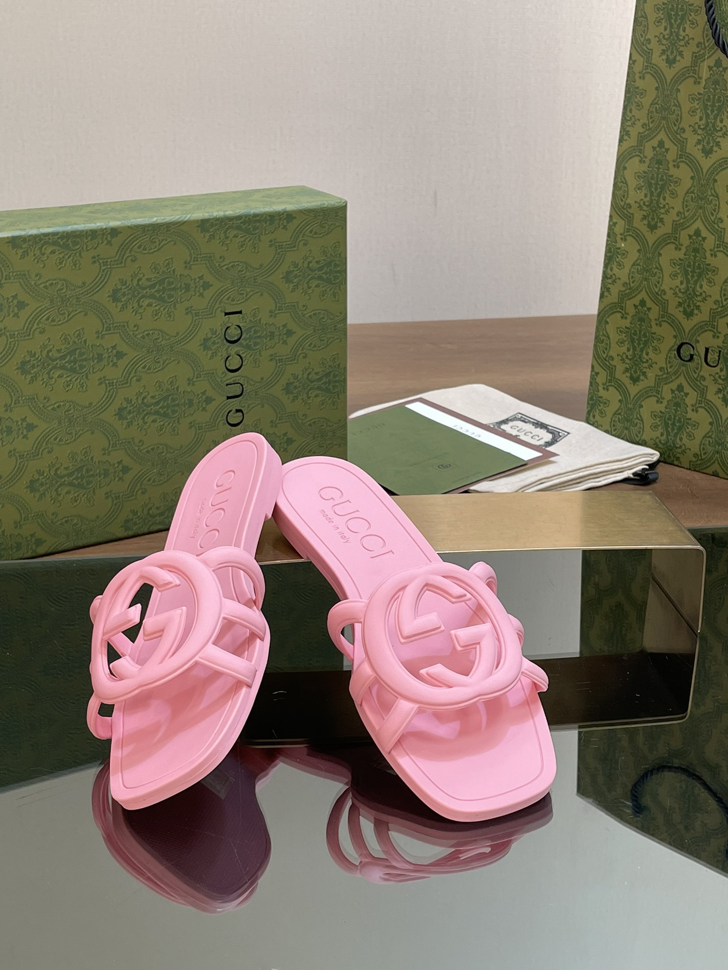 ua G*u*i interlocking g slide sandal pink