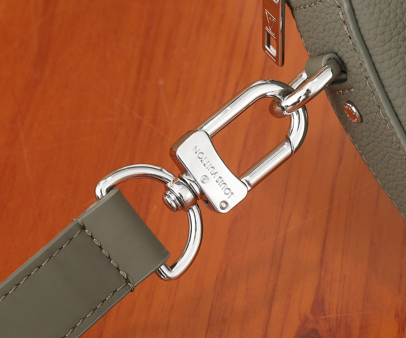 LV Pilot Wearable Wallet M83560 7.9 x 4.7 x 2.2 in