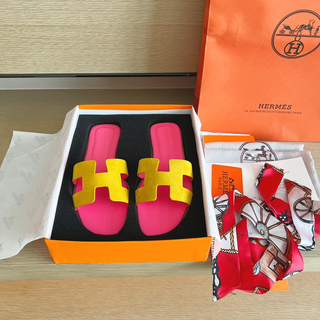 UA Hermès Oran sandal