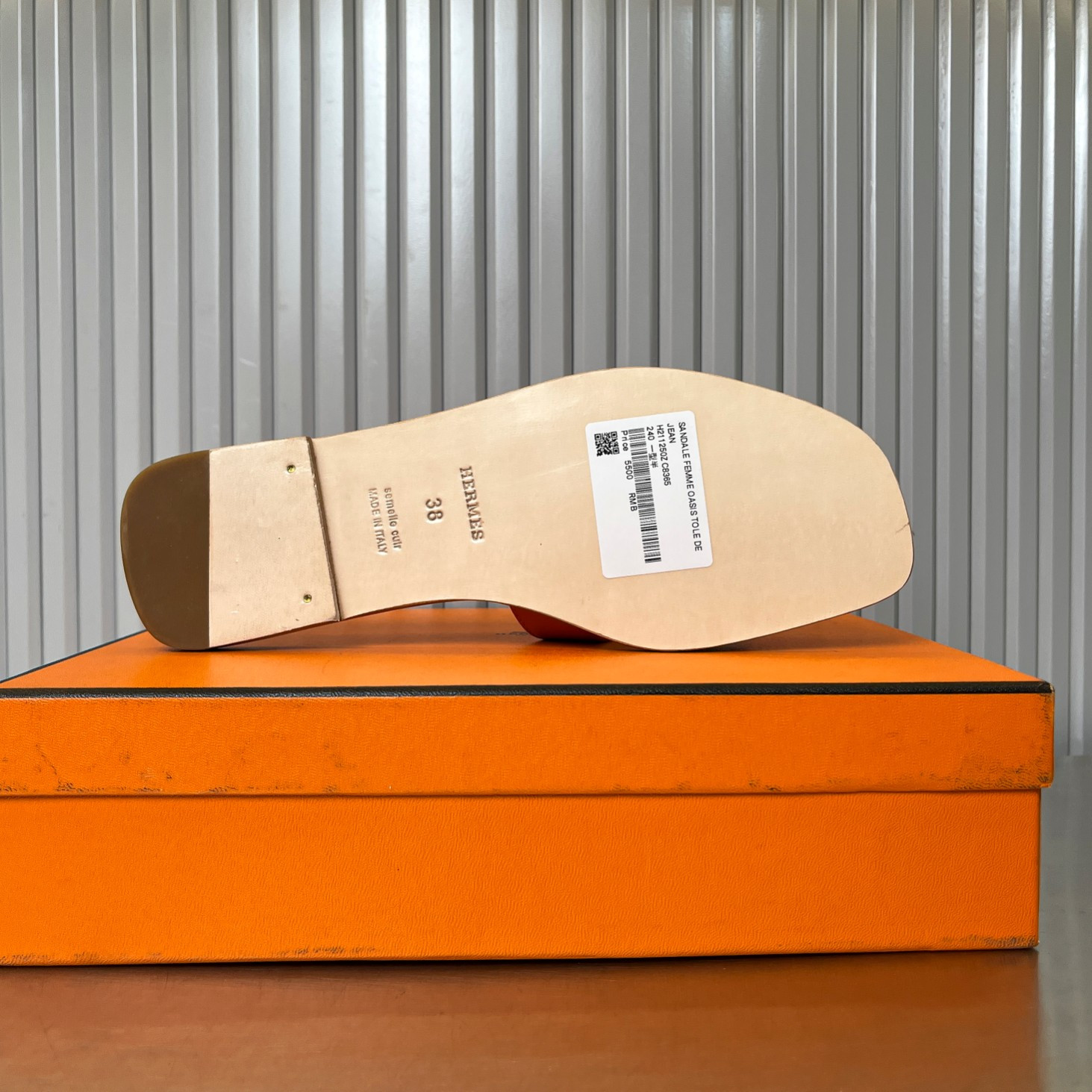 UA Hermès Oran sandal