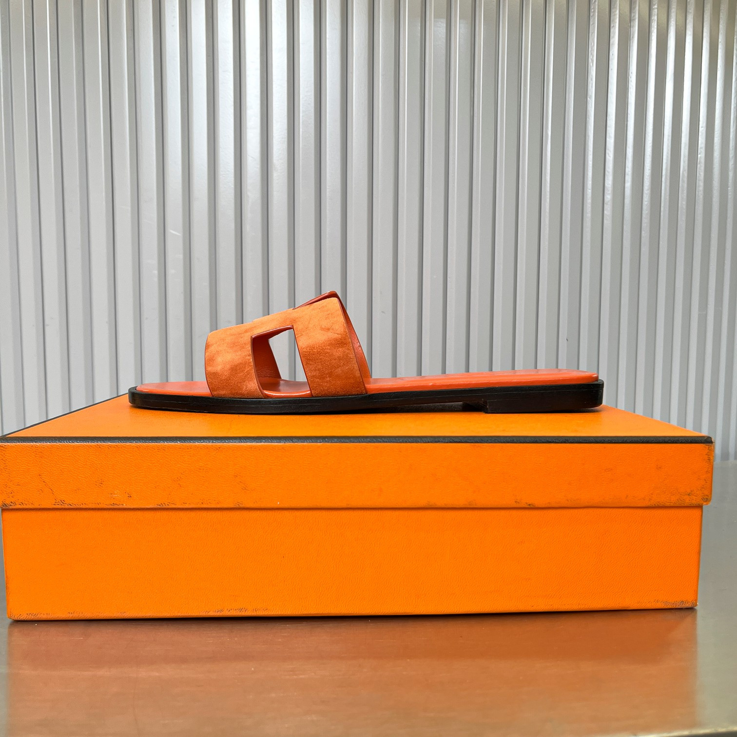 UA Hermès Oran sandal