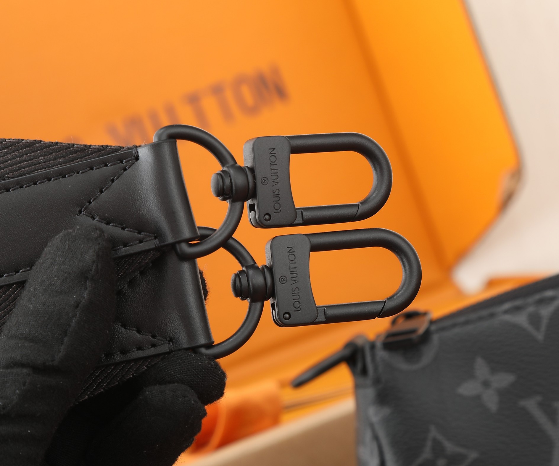 LV Pochette Accessoire XL M11741 11 x 6.5 x 3.5 inches