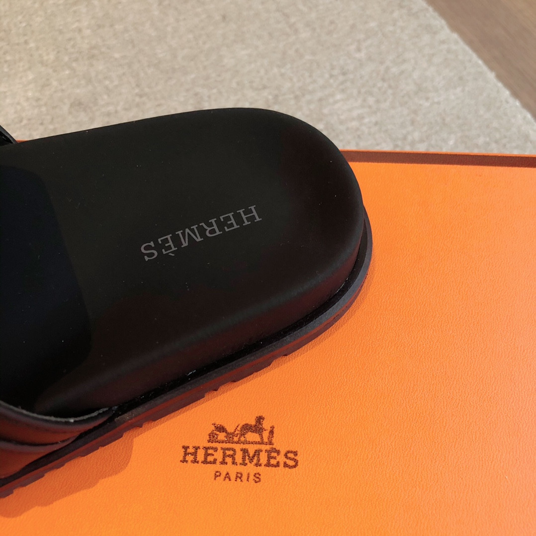 UA Hermès Empire Sandal
