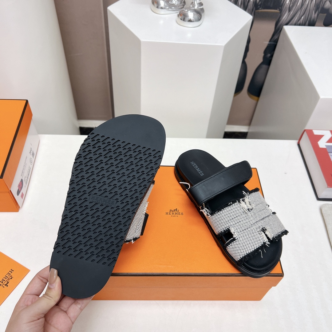 UA Hermès Chypre sandal