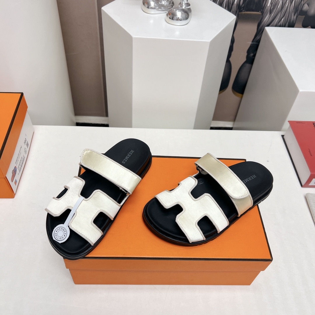 UA Hermès Chypre sandal