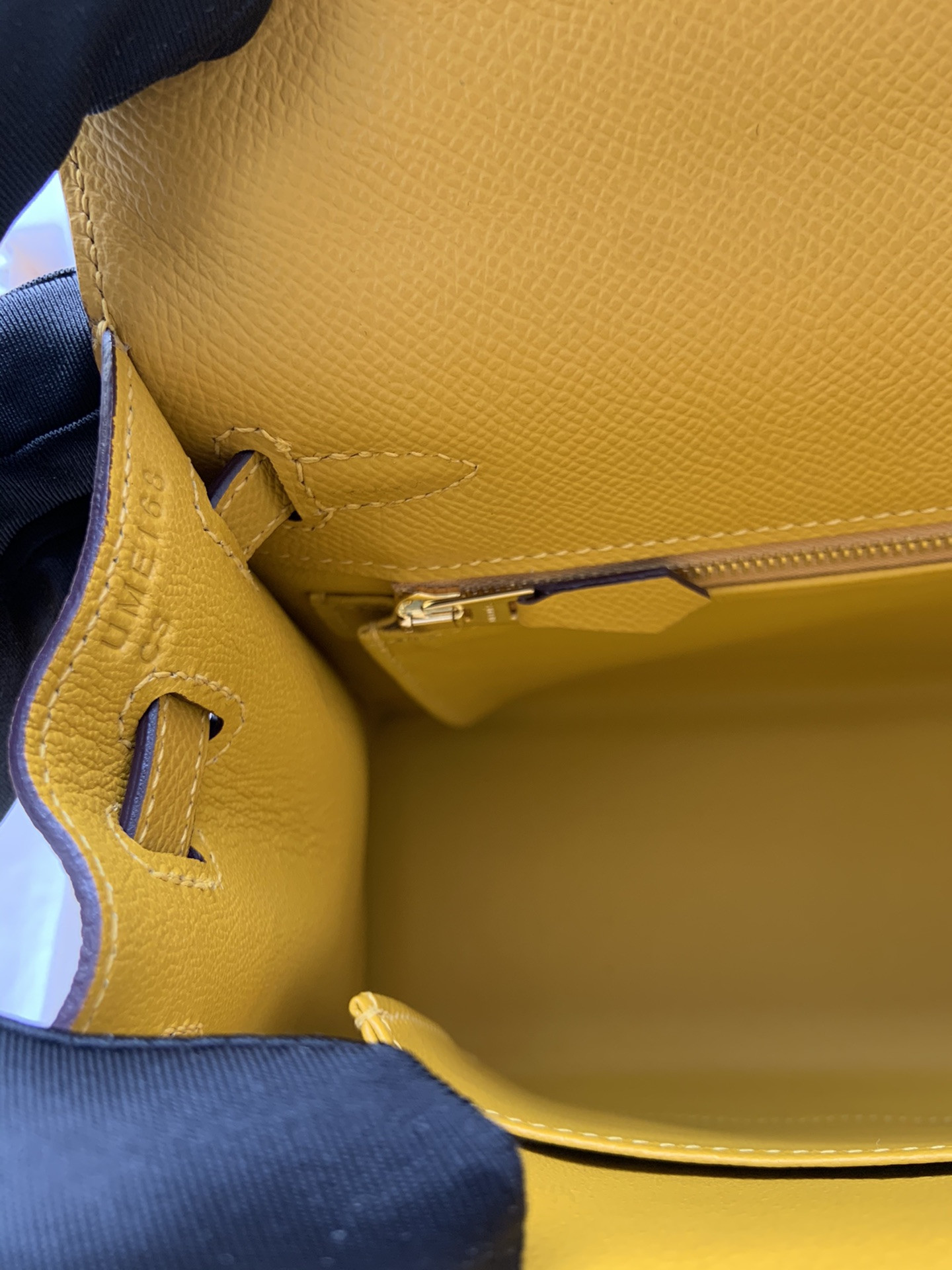 HERMÈS Kelly Gold-tone Hardware 25 28