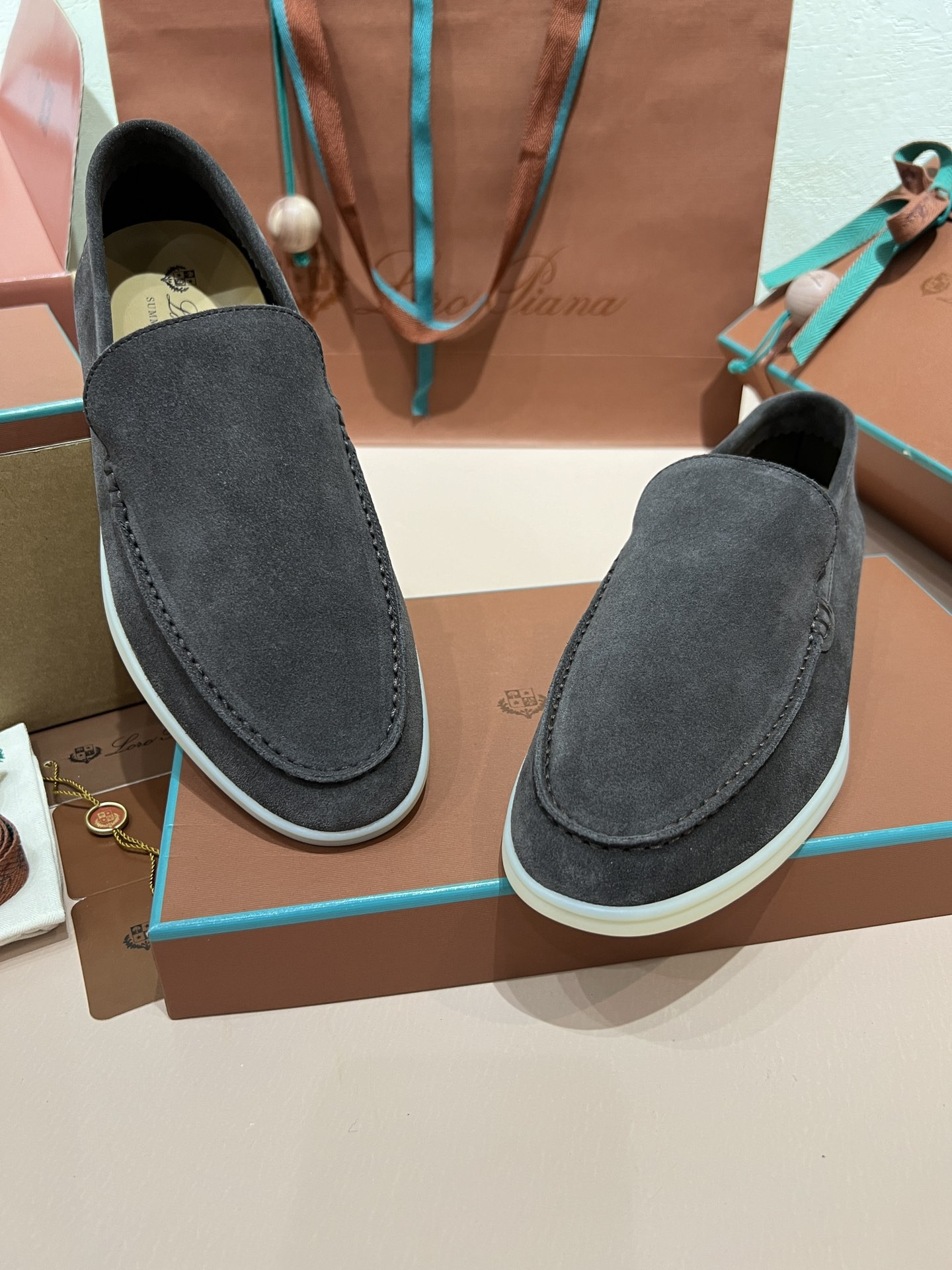 ua L**o p*ana summer walk loafers