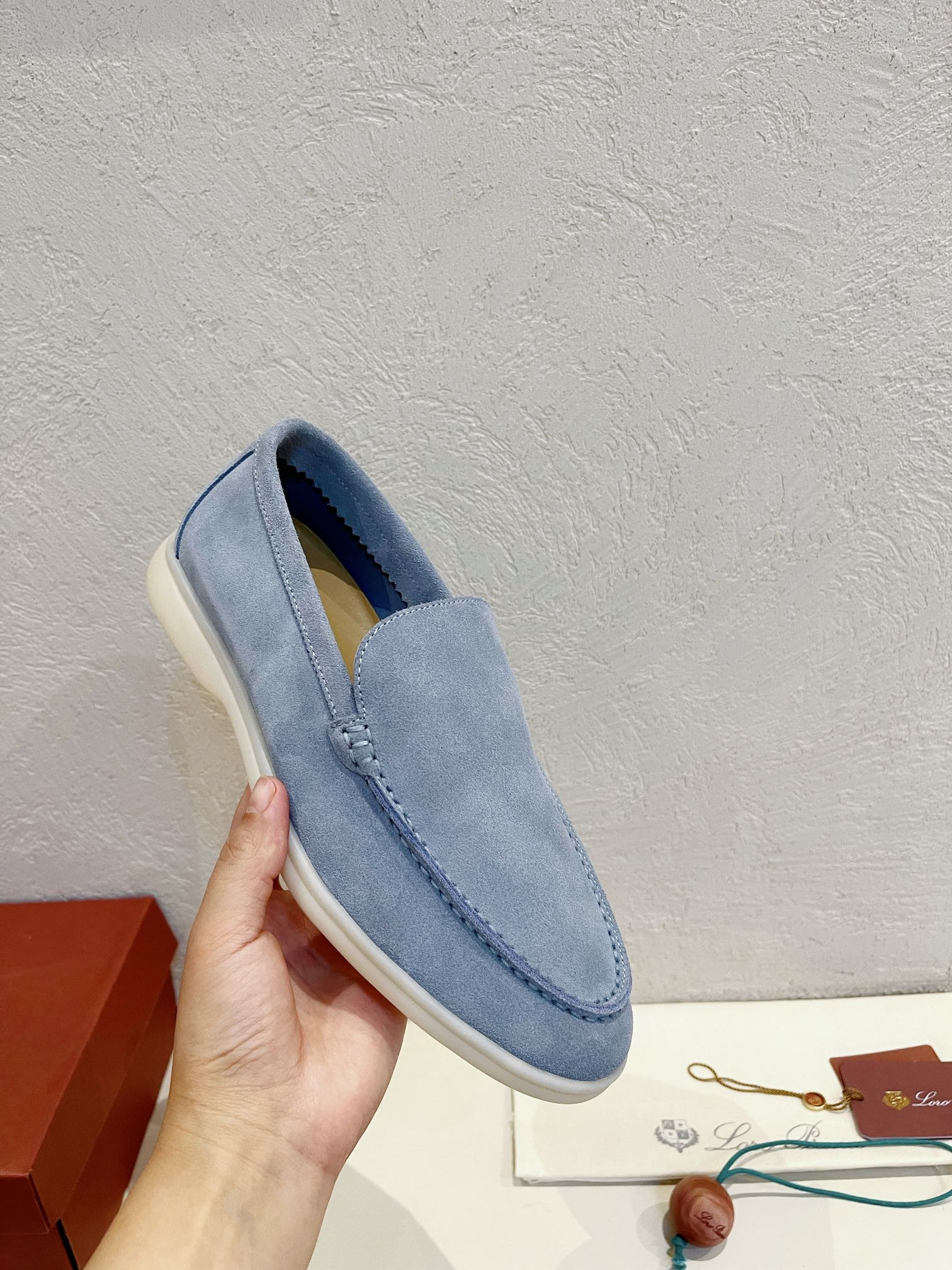 ua L**o p*ana summer walk loafers