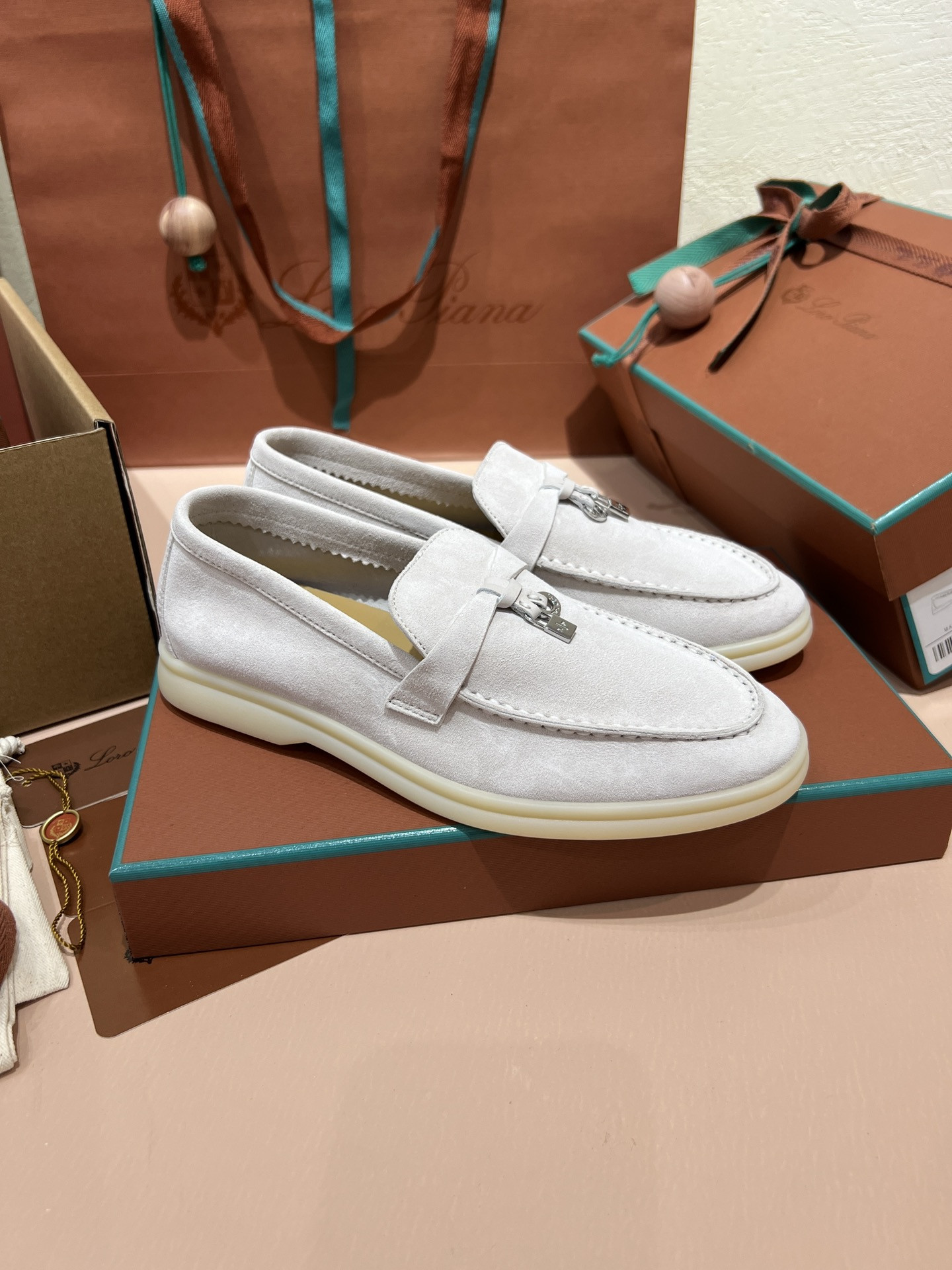 ua L**o p*ana summer charms walk loafers